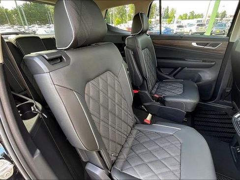 New 2025 Volkswagen Atlas SEL Premium R-Line image 24