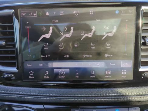 Used 2023 Chrysler Pacifica Limited FWD image 20