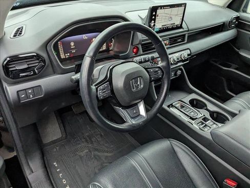 Used 2023 Honda Pilot Elite image 12