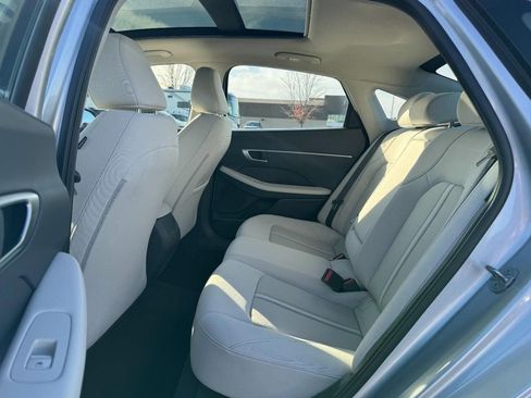 Certified 2024 Hyundai Sonata SEL w/ Convenience Package image 10