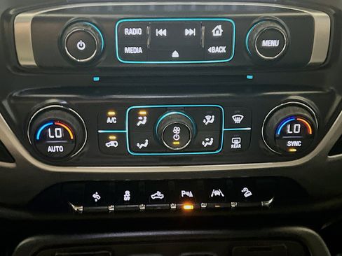Used 2018 GMC Sierra 1500 SLT AWD/4WD image 12