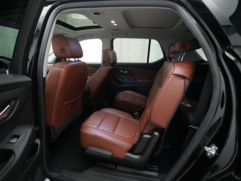 Used 2018 Chevrolet Traverse High Country image 16