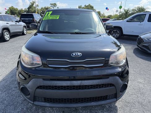 Used 2017 Kia Soul FWD image 2