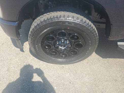 New 2025 Ford F250 XLT w/ Black Appearance Package image 9