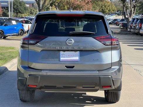New 2026 Nissan Rogue SV image 5