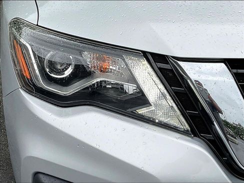 Used 2020 Nissan Pathfinder Platinum AWD/4WD image 32