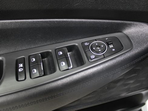 Used 2019 Hyundai Santa Fe SE w/ Cargo Package image 7