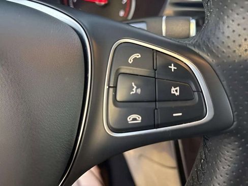 Used 2018 Mercedes-Benz GLC 300 4MATIC image 16