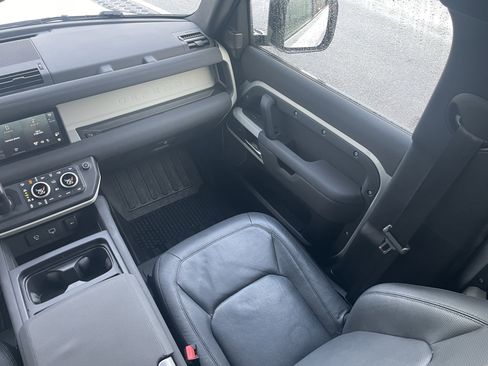 Used 2023 Land Rover Defender 110 S image 18