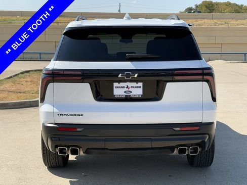 Used 2025 Chevrolet Traverse LT w/ Midnight/Sport Edition FWD image 7