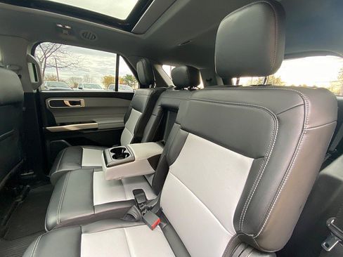 Certified 2022 Ford Explorer XLT w/ Equipment Group 202A image 38