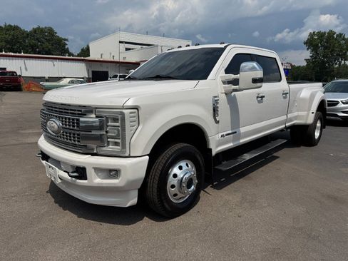Used 2017 Ford F350 Platinum w/ Platinum Ultimate Package AWD/4WD image 1