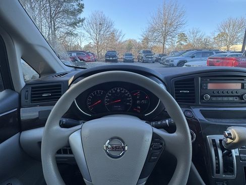 Used 2015 Nissan Quest S image 17