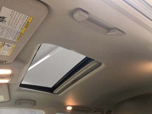 Used 2017 Nissan Armada Platinum w/ Interior Lighting Package image 7