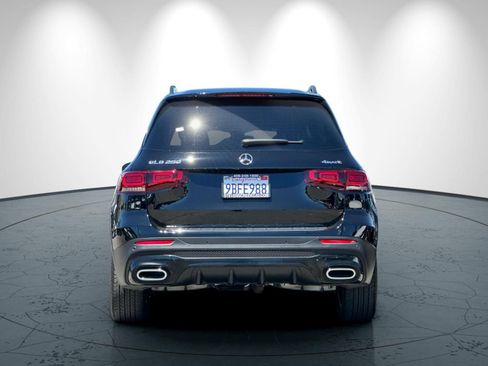 Used 2022 Mercedes-Benz GLB 250 4MATIC image 5