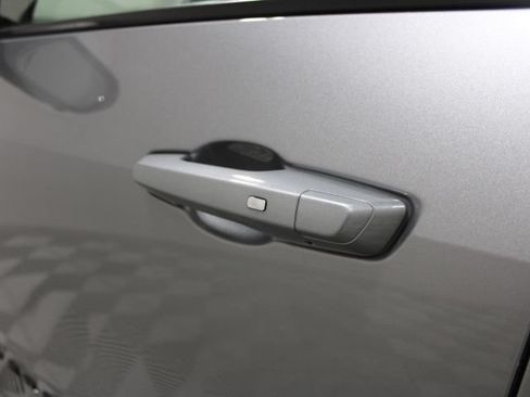 Used 2025 Chevrolet Traverse RS AWD/4WD image 19