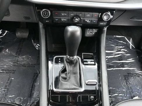 Used 2025 Jeep Compass Limited AWD/4WD image 18