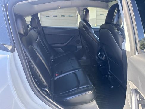 Used 2021 Tesla Model Y Long Range AWD/4WD image 21