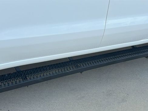 Used 2022 Chevrolet Silverado 1500 LT w/ Z71 Off-Road Package image 6