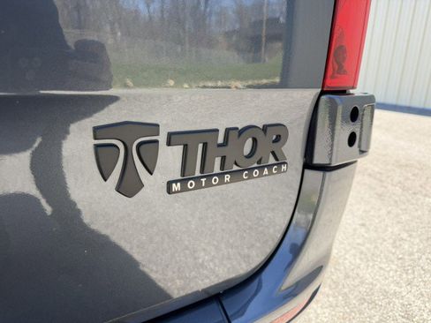 Used 2022 Mercedes-Benz Sprinter 2500 image 26