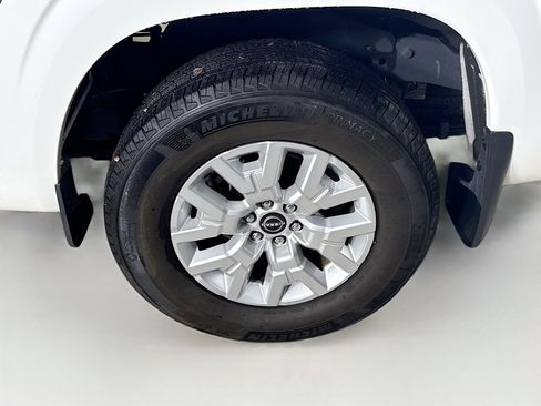 Used 2023 Nissan Frontier SV RWD image 36