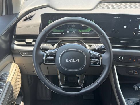 Used 2026 Kia Carnival FWD image 30