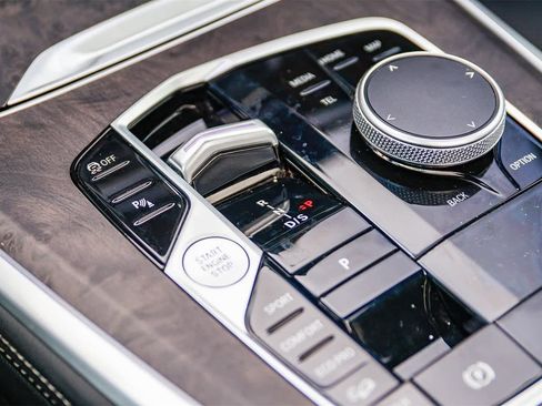 Used 2024 BMW X5 xDrive40i w/ Premium Package image 24