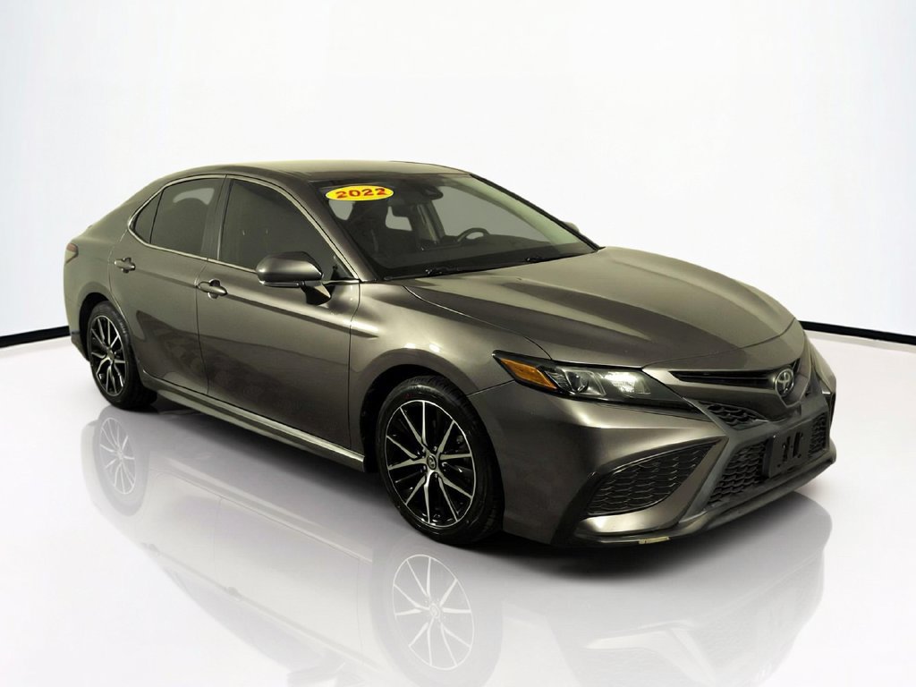Used 2022 Toyota Camry SE FWD image 2