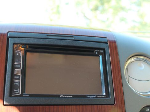 Used 2005 Ford F150 Lariat image 36