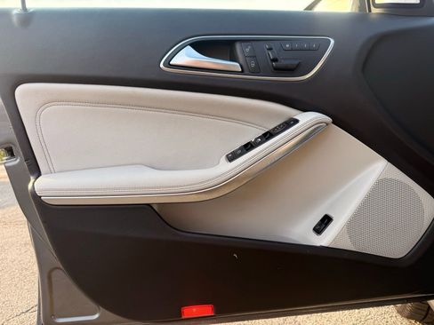 Used 2015 Mercedes-Benz GLA 250 4MATIC image 13