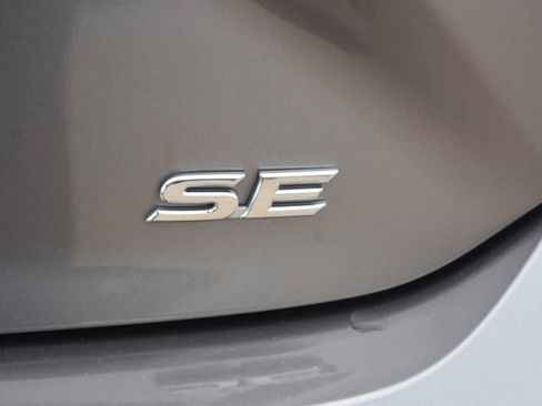 Used 2025 Toyota Camry SE FWD image 8