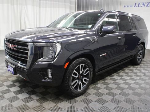 Used 2024 GMC Yukon XL AT4 w/ AT4 Premium Plus Package AWD/4WD image 9