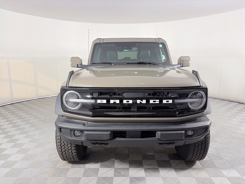 Certified 2025 Ford Bronco Outer Banks w/ Sasquatch Package AWD/4WD image 2