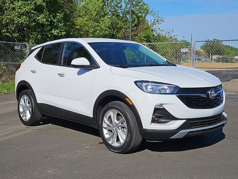 Certified 2023 Buick Encore GX Preferred w/ Cold Weather Comfort Package AWD/4WD image 1