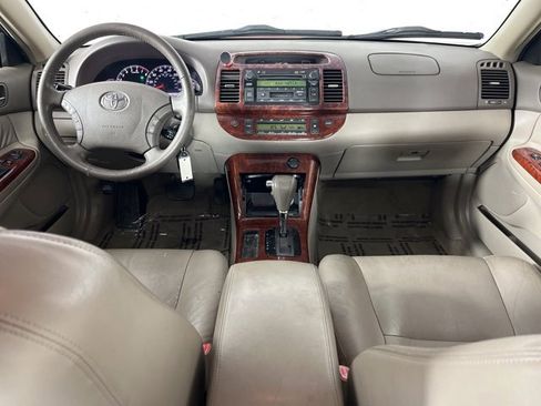 Used 2005 Toyota Camry XLE image 6