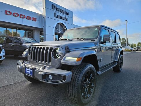 Used 2022 Jeep Wrangler Unlimited Sahara image 5