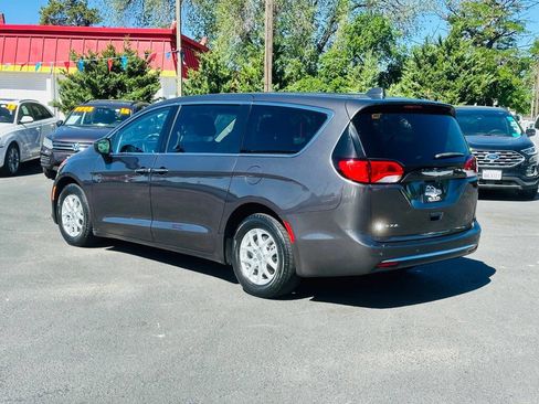 Used 2017 Chrysler Pacifica Touring Plus w/ Security Group FWD image 5