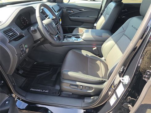 New 2026 Honda Ridgeline Black Edition image 11