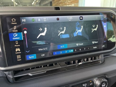 Used 2024 Jeep Wrangler Unlimited Rubicon image 32