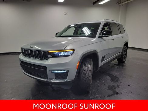 Used 2023 Jeep Grand Cherokee L Limited AWD/4WD image 4