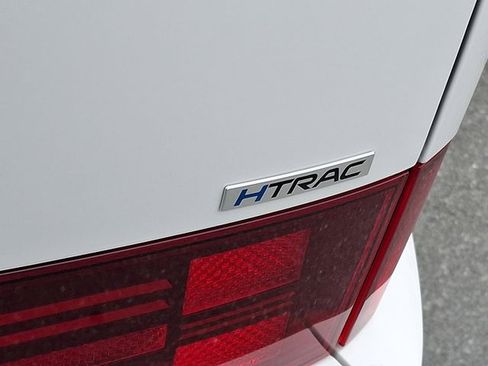 Used 2025 Hyundai Santa Fe Limited AWD/4WD image 19