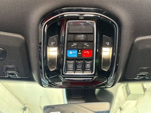 Used 2023 Jeep Grand Cherokee Summit w/ Luxury Tech Group V AWD/4WD image 39