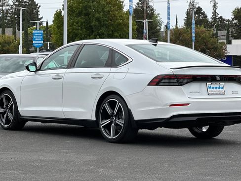 Used 2024 Honda Accord Sport image 3