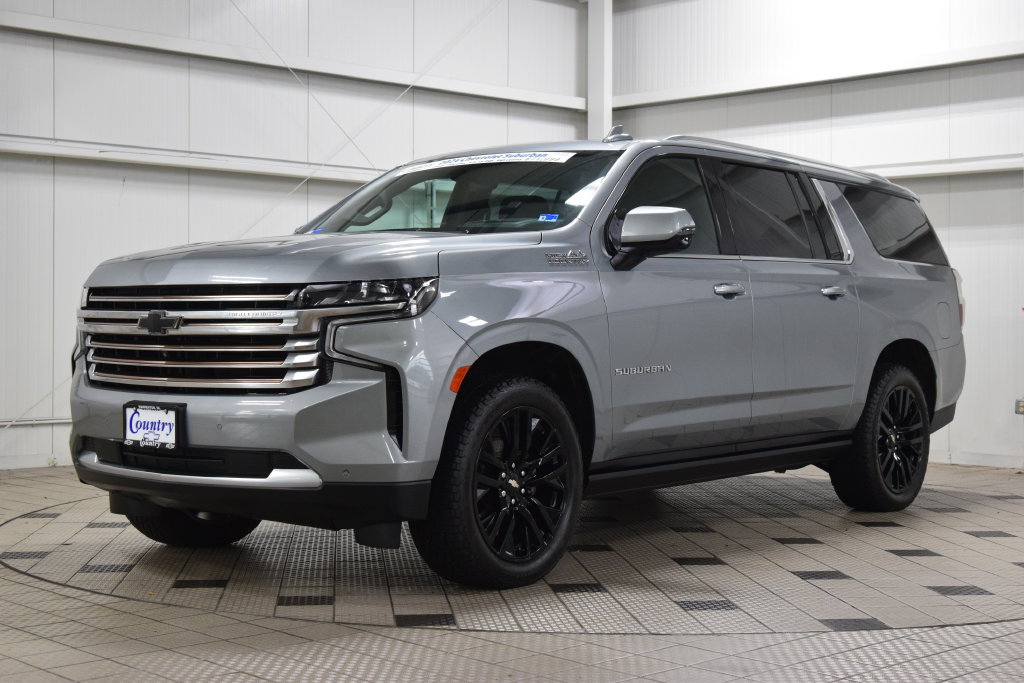 Used 2024 Chevrolet Suburban High Country AWD/4WD image 3