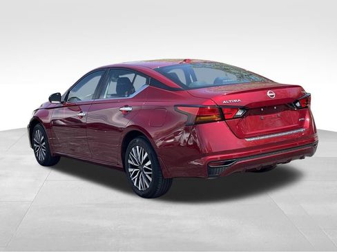 Certified 2023 Nissan Altima 2.5 SV AWD/4WD image 5