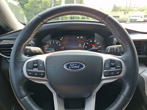 Certified 2023 Ford Explorer XLT w/ Equipment Group 202A AWD/4WD image 21