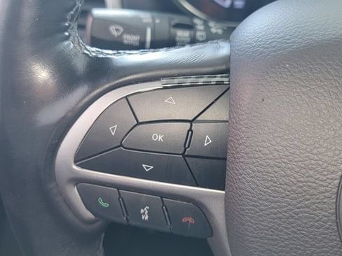 Used 2021 Jeep Grand Cherokee Laredo X AWD/4WD image 18