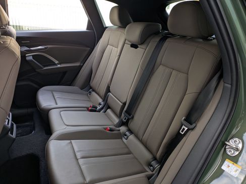 Used 2025 Audi Q5 Premium Plus w/ Premium Plus AWD/4WD image 31