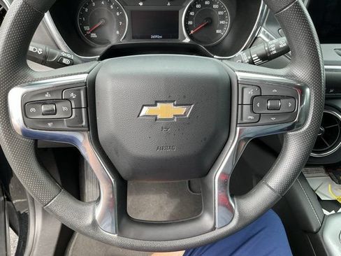Used 2025 Chevrolet Blazer LT FWD image 25