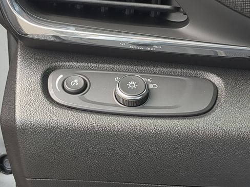 Certified 2024 Buick Envista Preferred FWD image 16